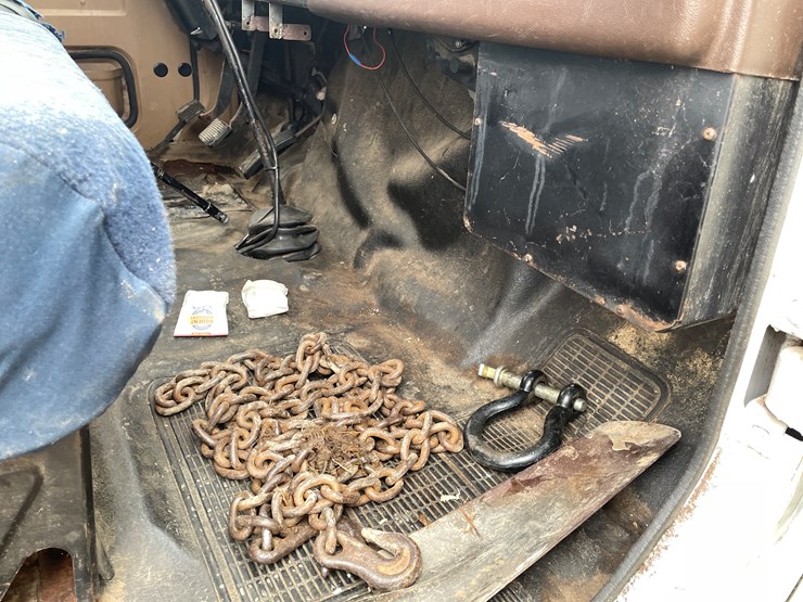 #113-•-1982-international-1754-single-axle-grain-truck-(has-wi-title)-image-59