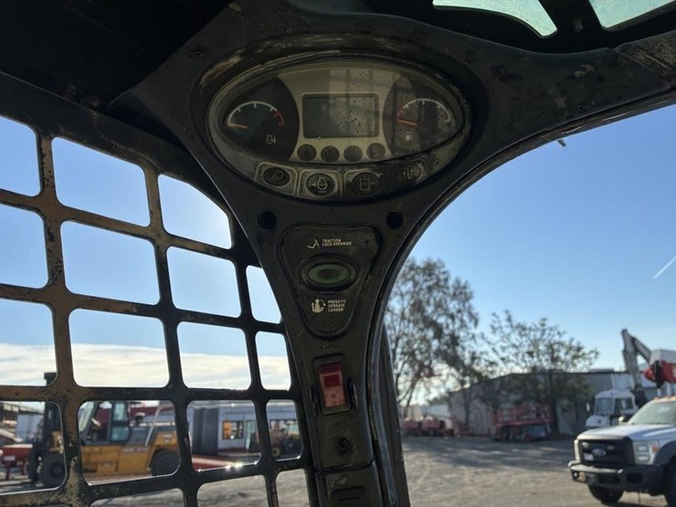 2017-bobcat-s570-image-13