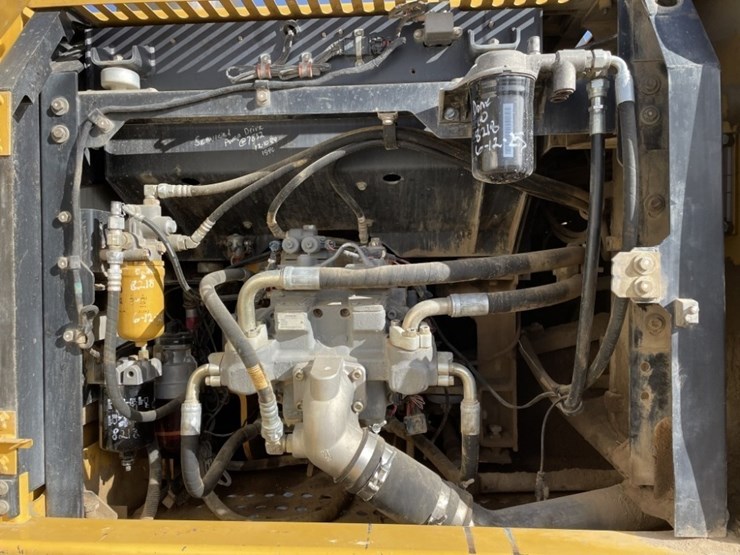 2012-deere-250g-lc-image-33