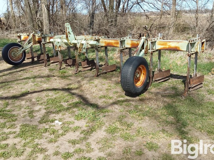 caterpillar-15-image-1