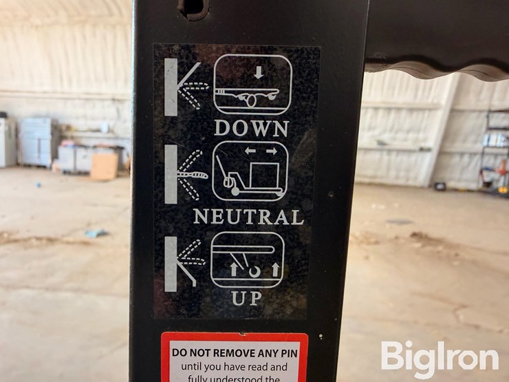 4400-lb.-capacity-pallet-jack-image-12