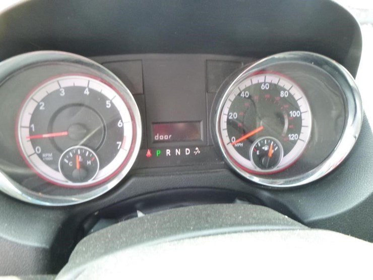 2014-dodge-grand-caravan-image-16