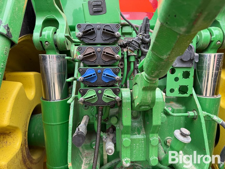 2011-john-deere-8310r-image-9