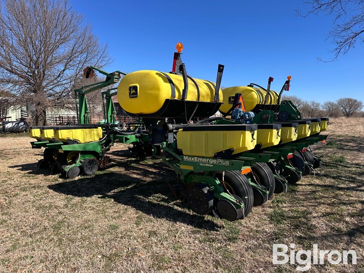 2000-john-deere-1770-image-7