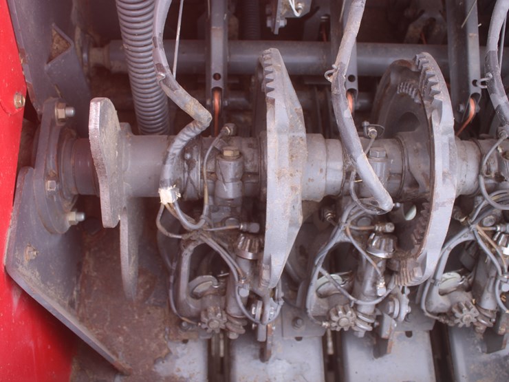 2010-agco-2170-image-57