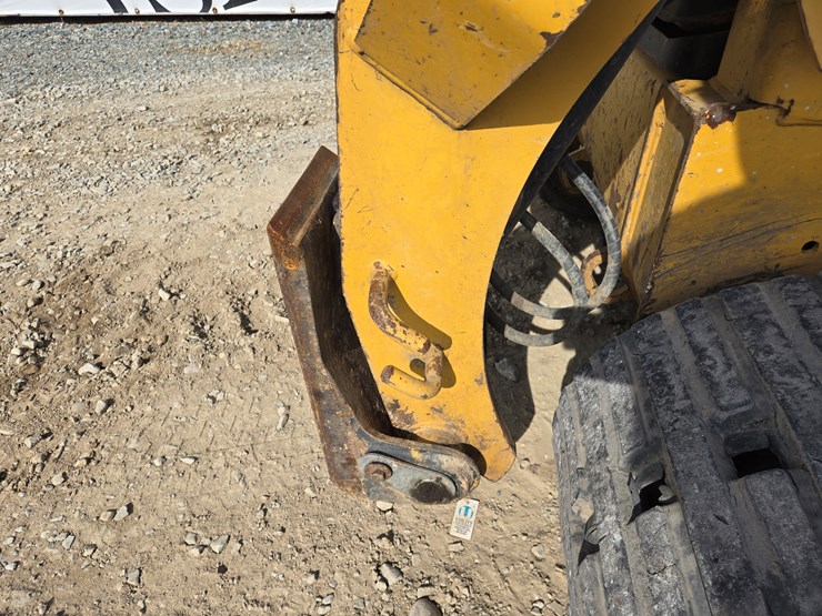 2019-caterpillar-259d3-image-13