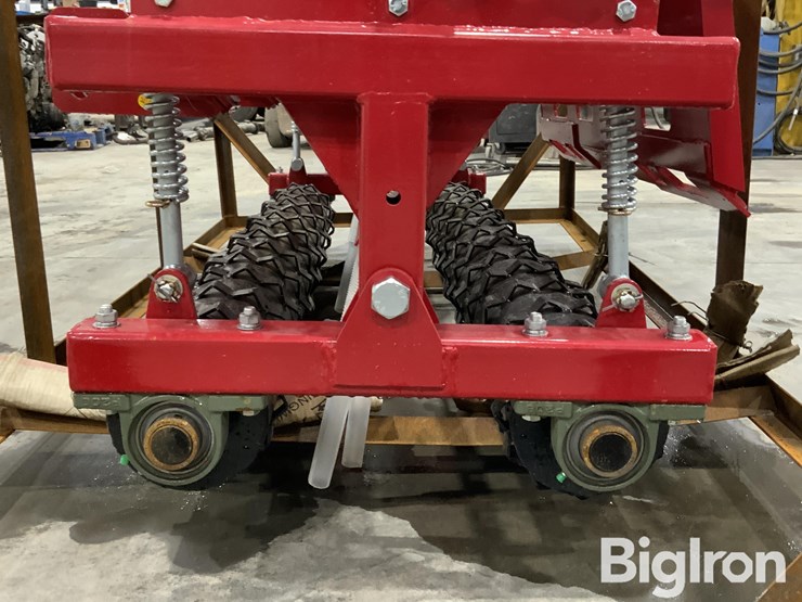 2025-massey-ferguson-730-image-15