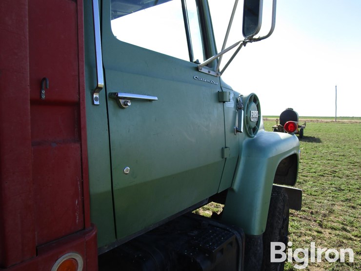 1973-ford-lt8000-image-16