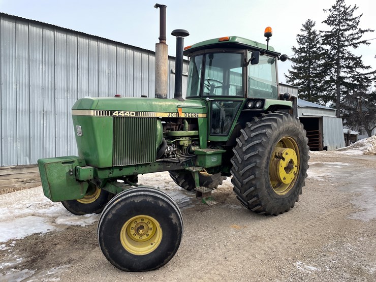 john-deere-4440-image-1