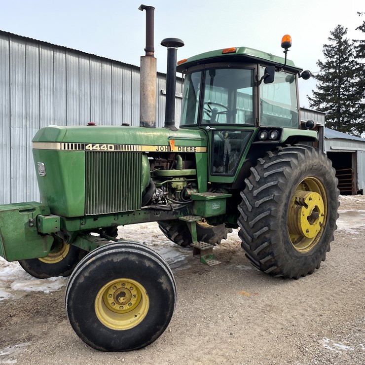 JOHN DEERE 4440