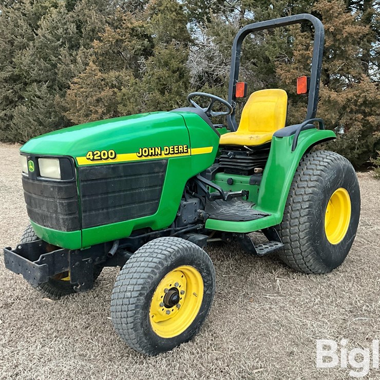 1998 JOHN DEERE 4200