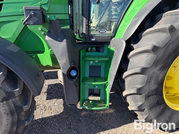 2022-john-deere-6155m-image-12