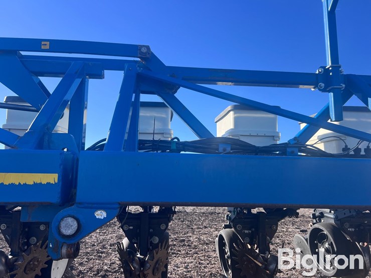 2005-kinze-3600-image-16