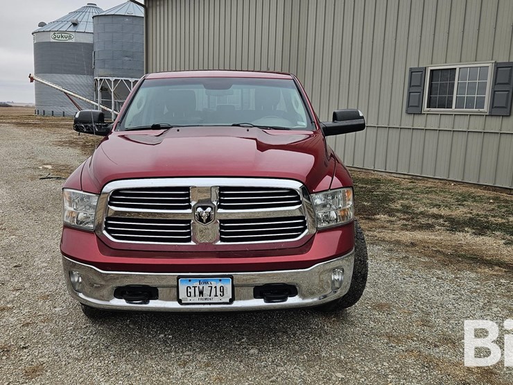 2013-dodge-1500-image-2
