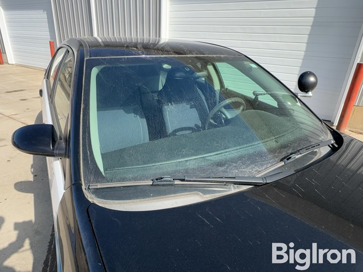 2013-chevrolet-impala-4-door-car-image-13