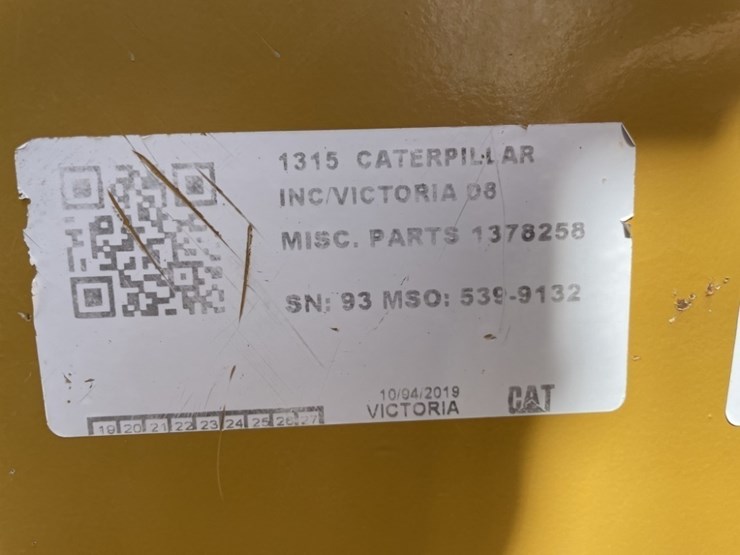 2015-caterpillar-d8t-image-14