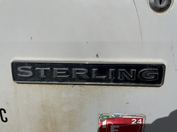 2001-sterling-l8500-image-25
