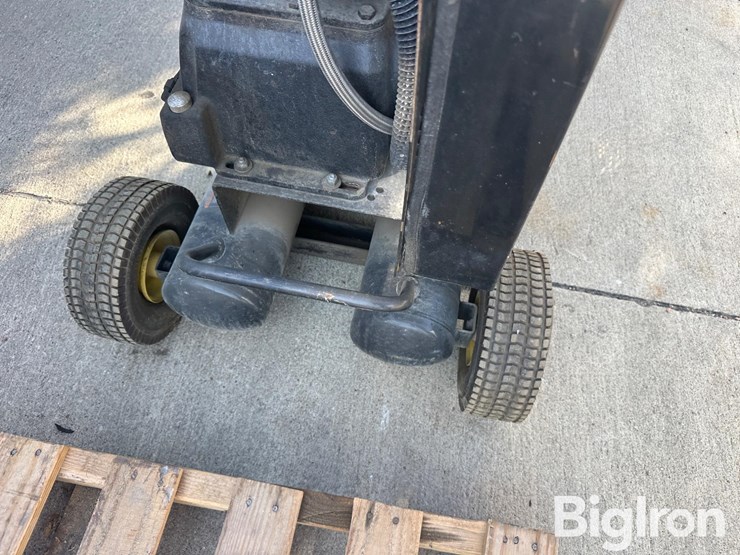 deere-ac2-8gh-image-15