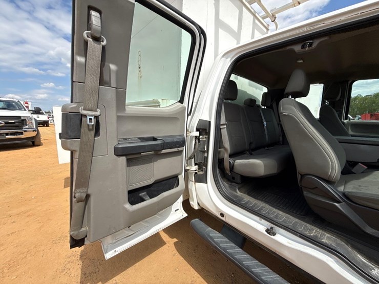 2017-ford-f550-xl-image-9