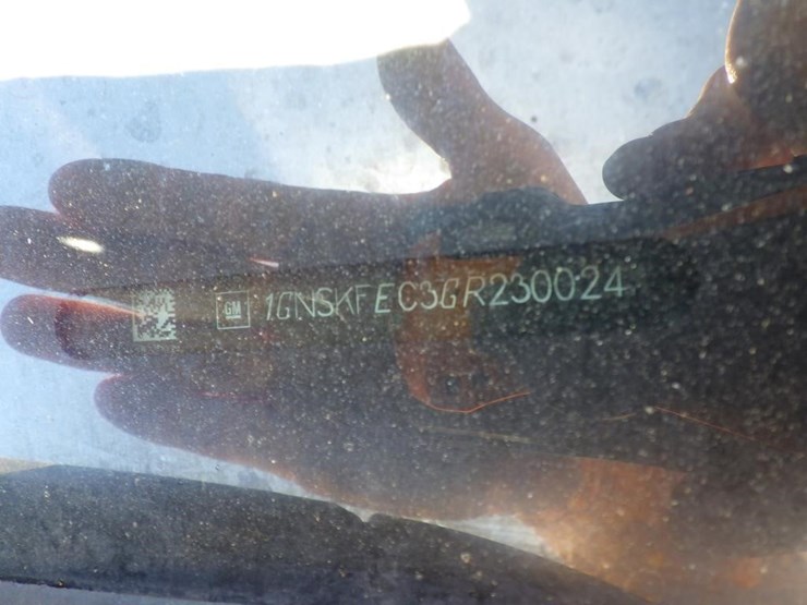 2016-chevrolet-tahoe-image-15