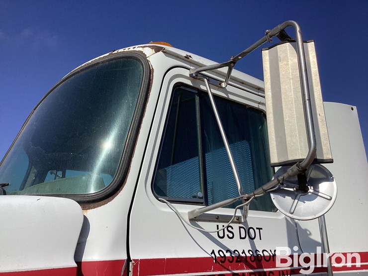 1990-mack-ch613-image-12