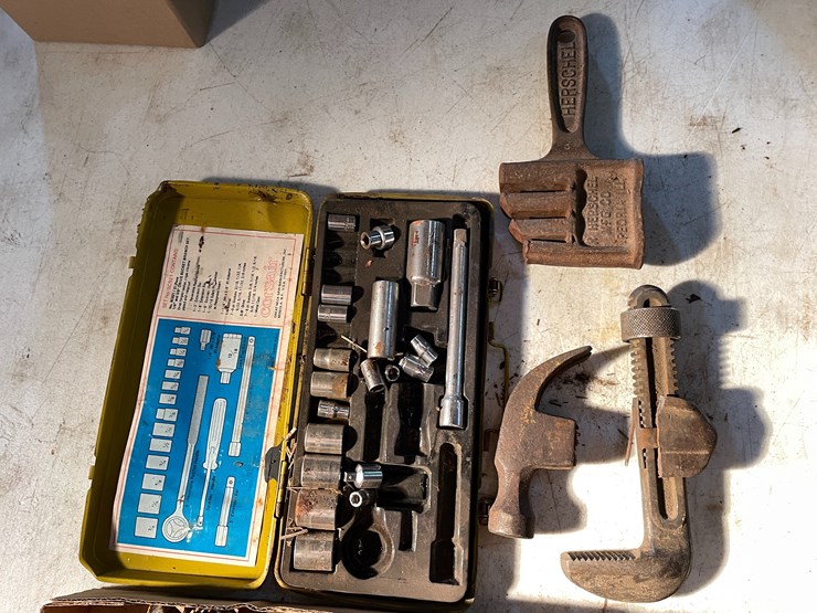 #2524-•-herschel-chain-breaker-and-various-other-tools-image-4