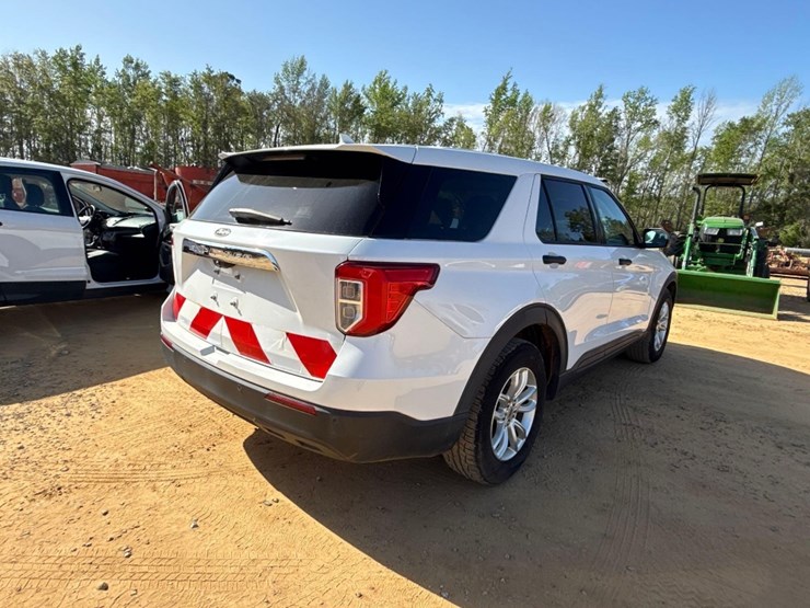 2020-ford-explorer-image-4