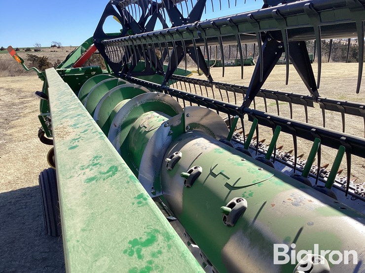 2022-john-deere-625f-image-18