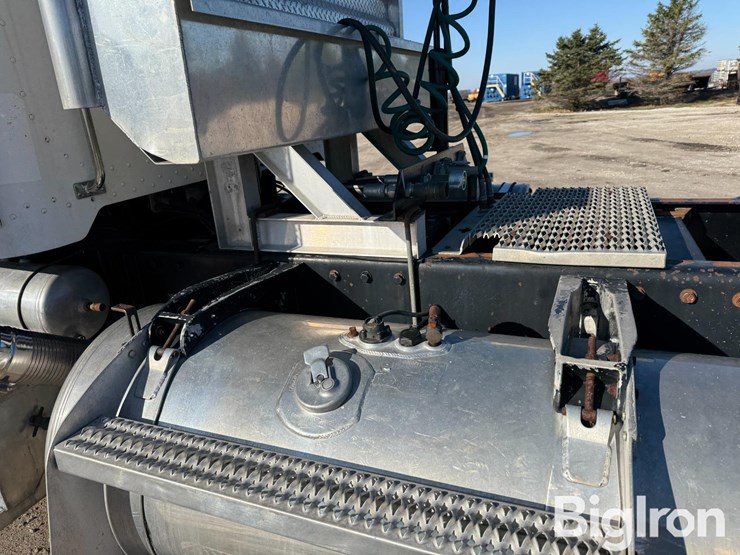 1997-peterbilt-378-image-19