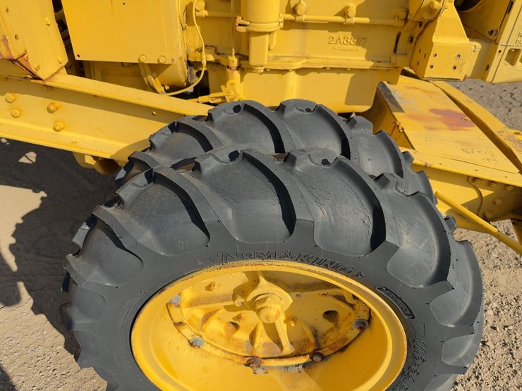 caterpillar-12-image-11