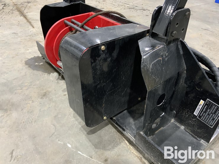 2025-massey-ferguson-730-image-11