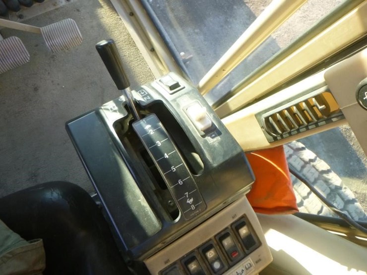 2006-caterpillar-143h-image-29