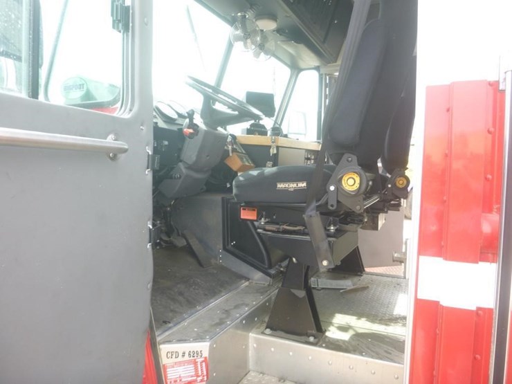 2005-freightliner-mt55-image-16