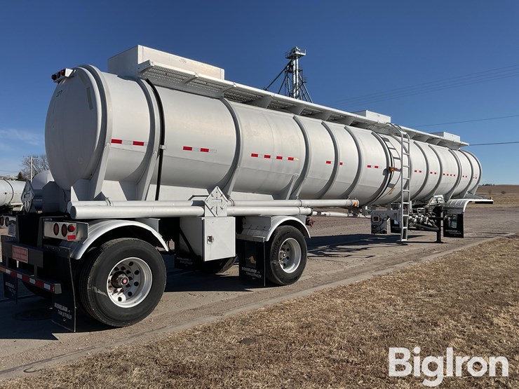 2000-custom-trailer-image-5