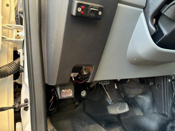 2016-ford-f650-xlt-image-15