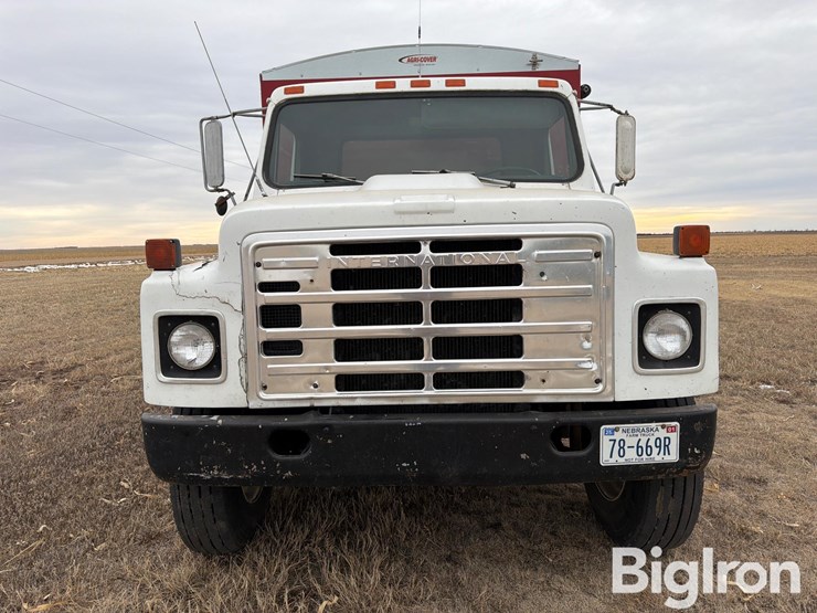 1979-international-1854-t/a-grain-truck-w/2011-crysteel-box-image-2