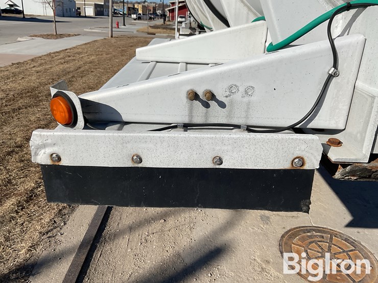 2000-custom-trailer-image-12