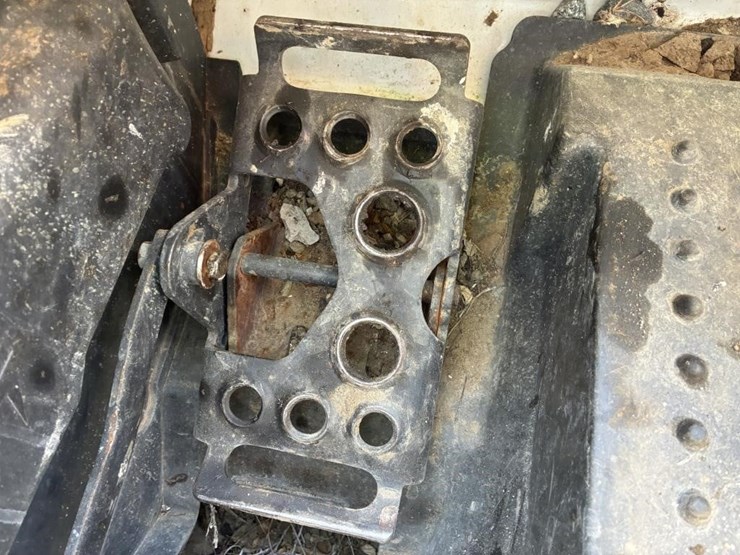 2018-bobcat-s570-image-22