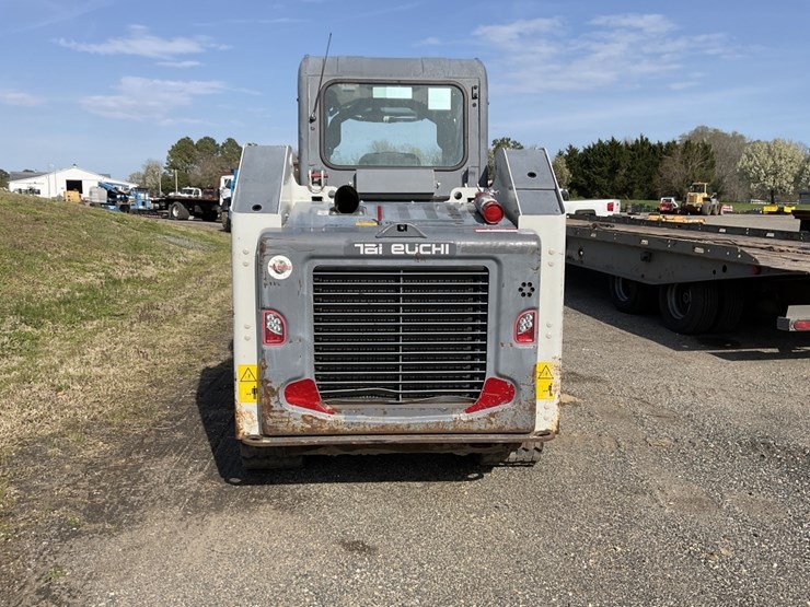 2021-takeuchi-tl8r2-image-3