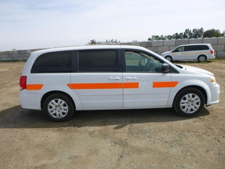 2014-dodge-grand-caravan-image-23