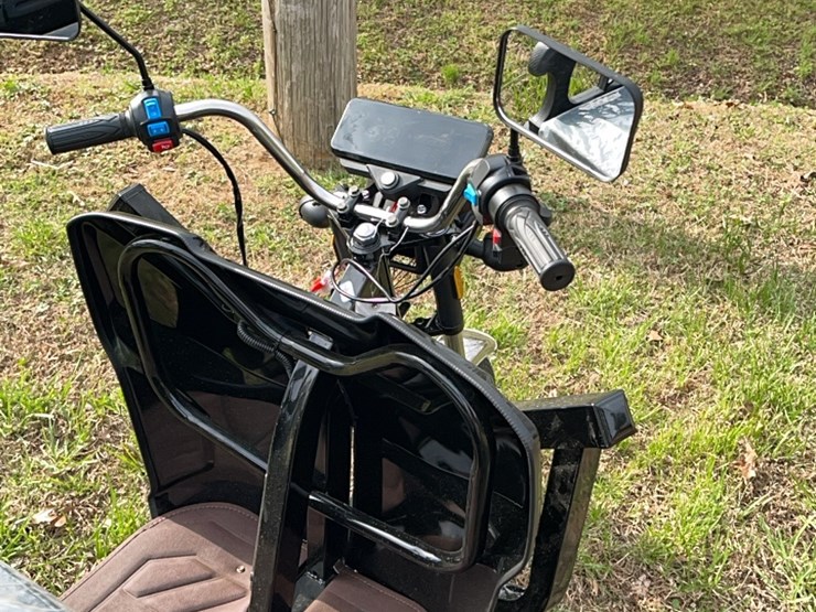 brand-new-3-wheel-electric-scooter-image-4