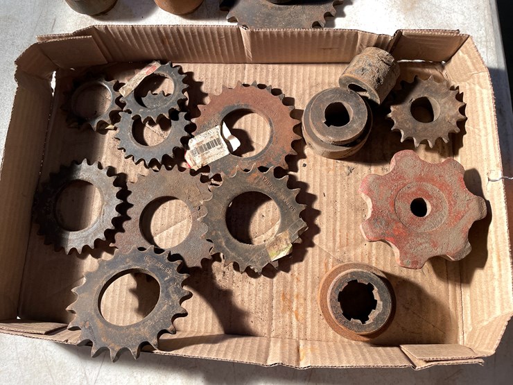#2522-•-assortment-of-gears-image-5