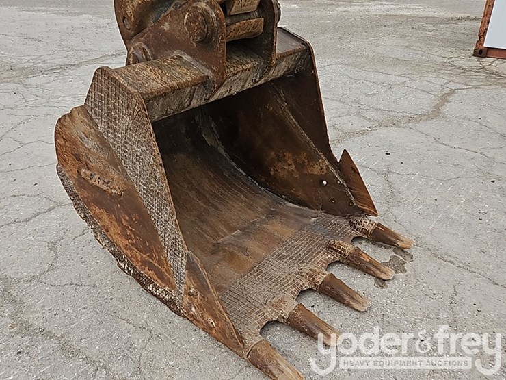 2016-komatsu-pc210-lc-11-image-7