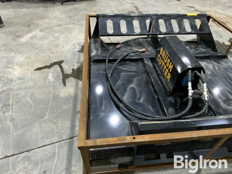 2025-massey-ferguson-730-image-11