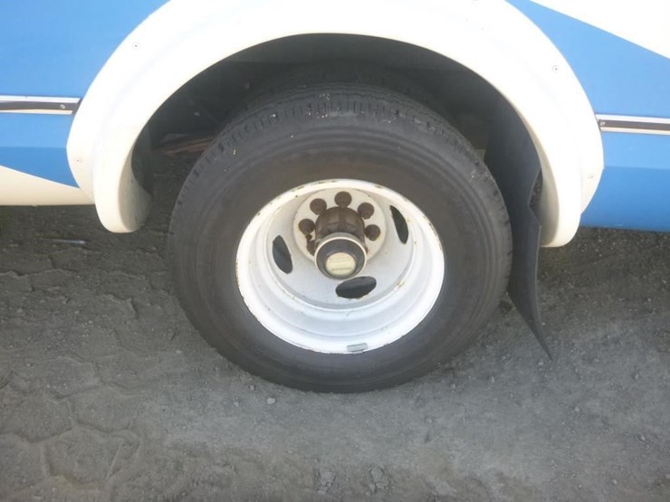 2014-ford-e450-image-15