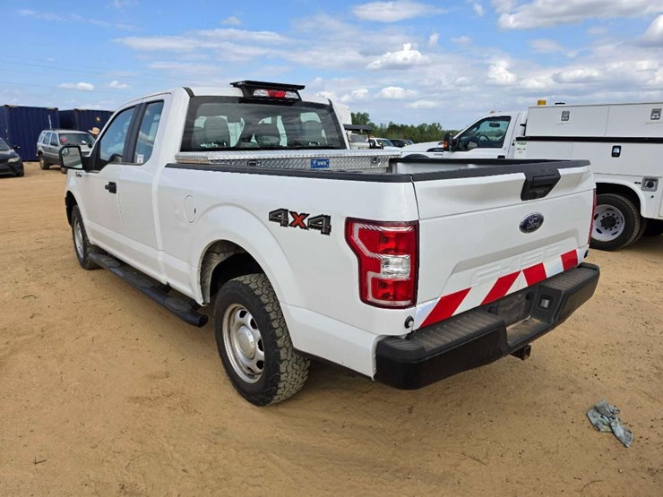 2020-ford-f150-xl-image-2