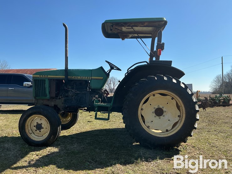 1996-john-deere-5200-image-8