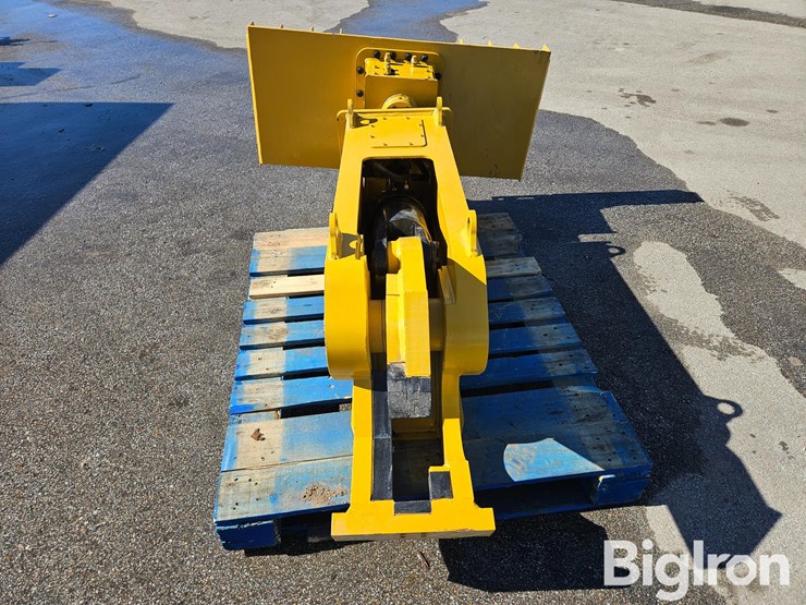 2025-massey-ferguson-730-image-2