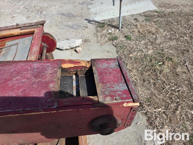 a-t-ferrell-clipper-fanning-mill-image-9