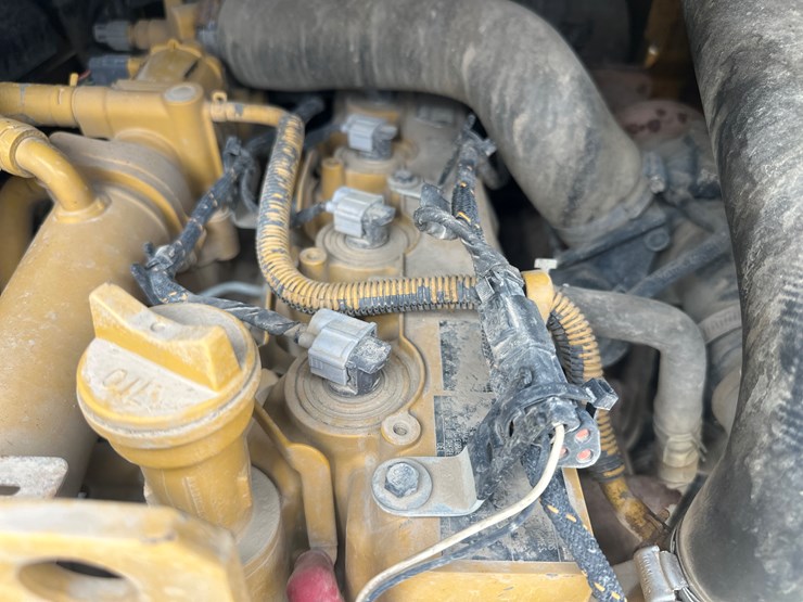 2019-caterpillar-259d3-image-44